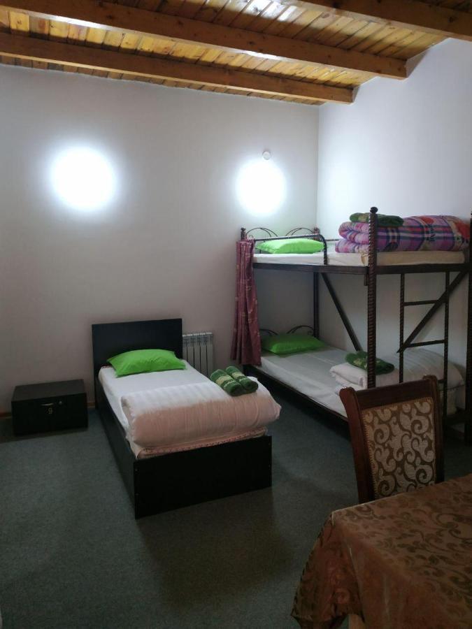 Sim Sim Hostel & Guest House Near The Church Samarkand Exterior photo