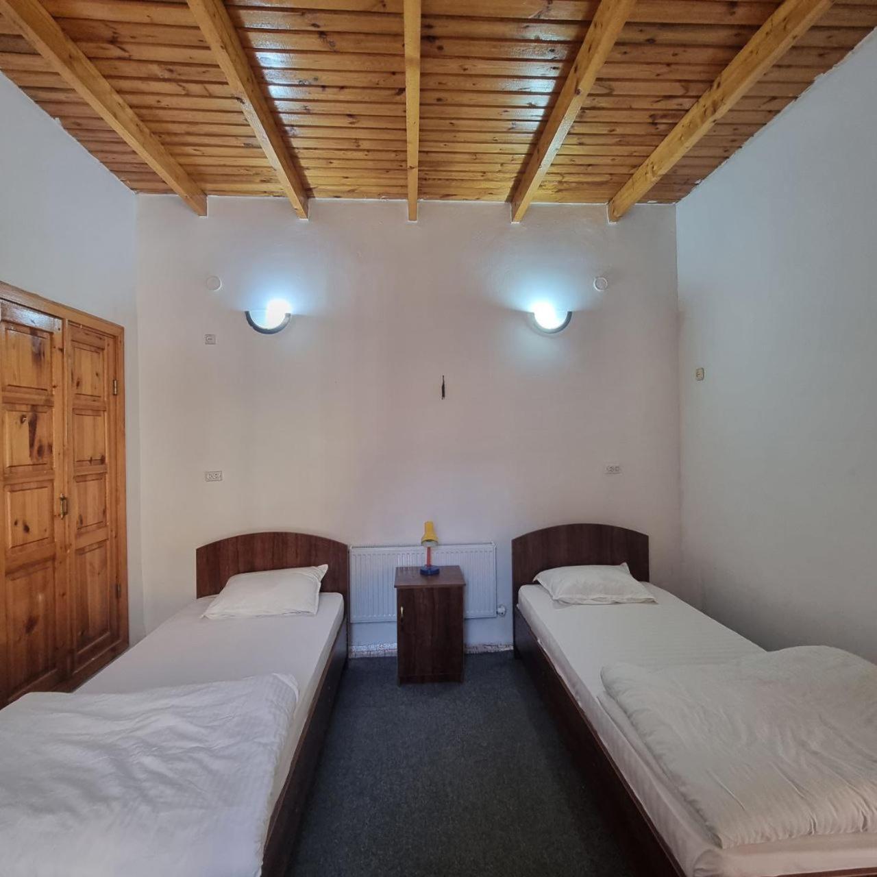 Sim Sim Hostel & Guest House Near The Church Samarkand Exterior photo
